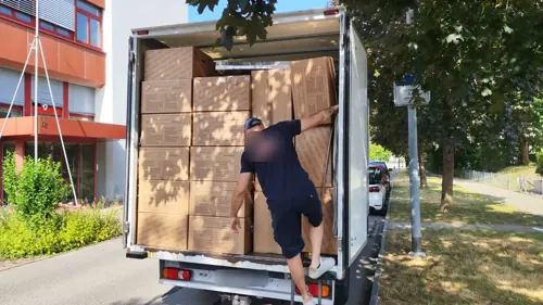 Lastwagen wird beladen